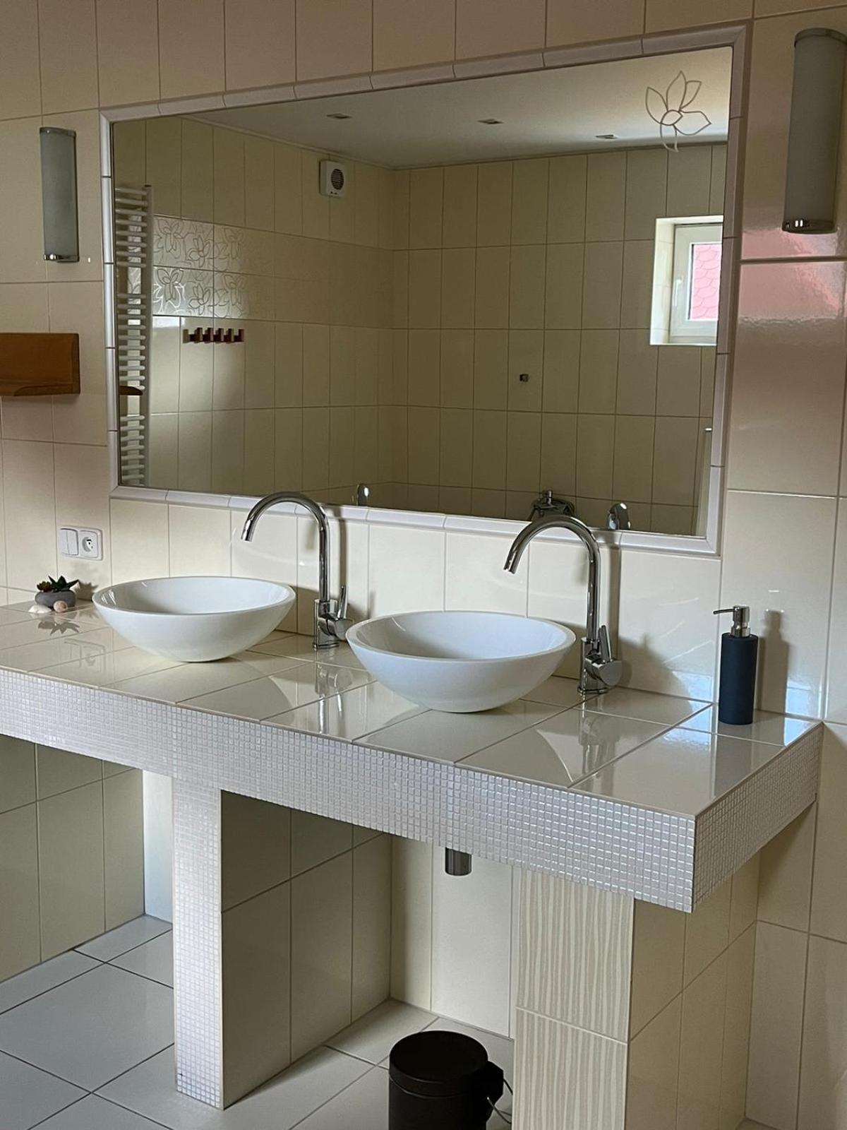 Apartman Pod Klasterem ルンブルク エクステリア 写真