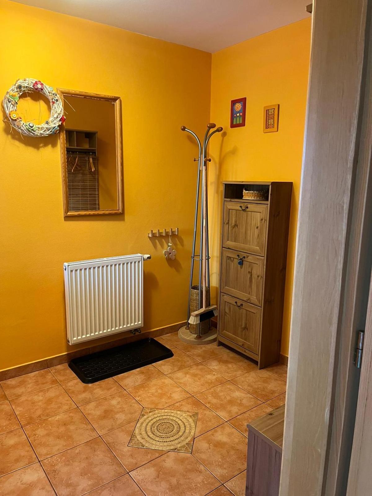 Apartman Pod Klasterem ルンブルク エクステリア 写真